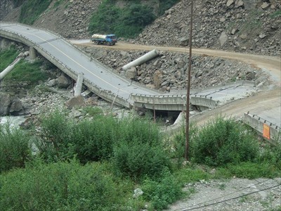 BaiHua Bridge damaged in the earthquaqke was demolished. Photo by K. Konagai at 31.045581, 103.472918, July 29th 2008